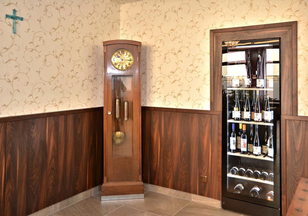 Hotel Sonata Храдец над Моравици Екстериор снимка